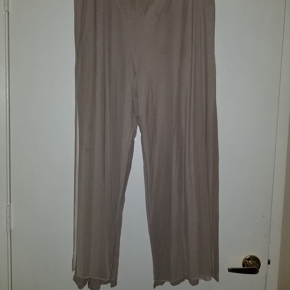 BOUTIQUE STYLE FUN FLOWY PANTS